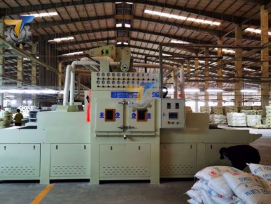 máy phun cát xử lý bề mặt trước khi sơn